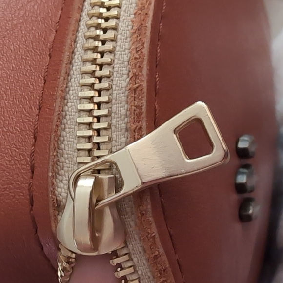EUC Portland Leather 'Almost Perfect' Sydney Sling Bag Persimmon - Picture 9 of 17